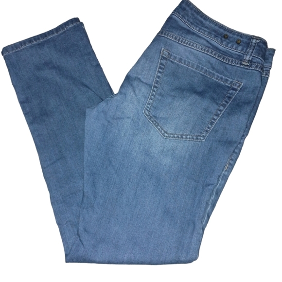 CAbi Denim - CAbi #751 Brett Boyfriend Medium Wash Jeans Size 6